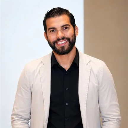 Dr. Neander Oíbio