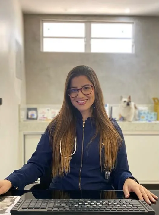Dra. Isabela Santiago